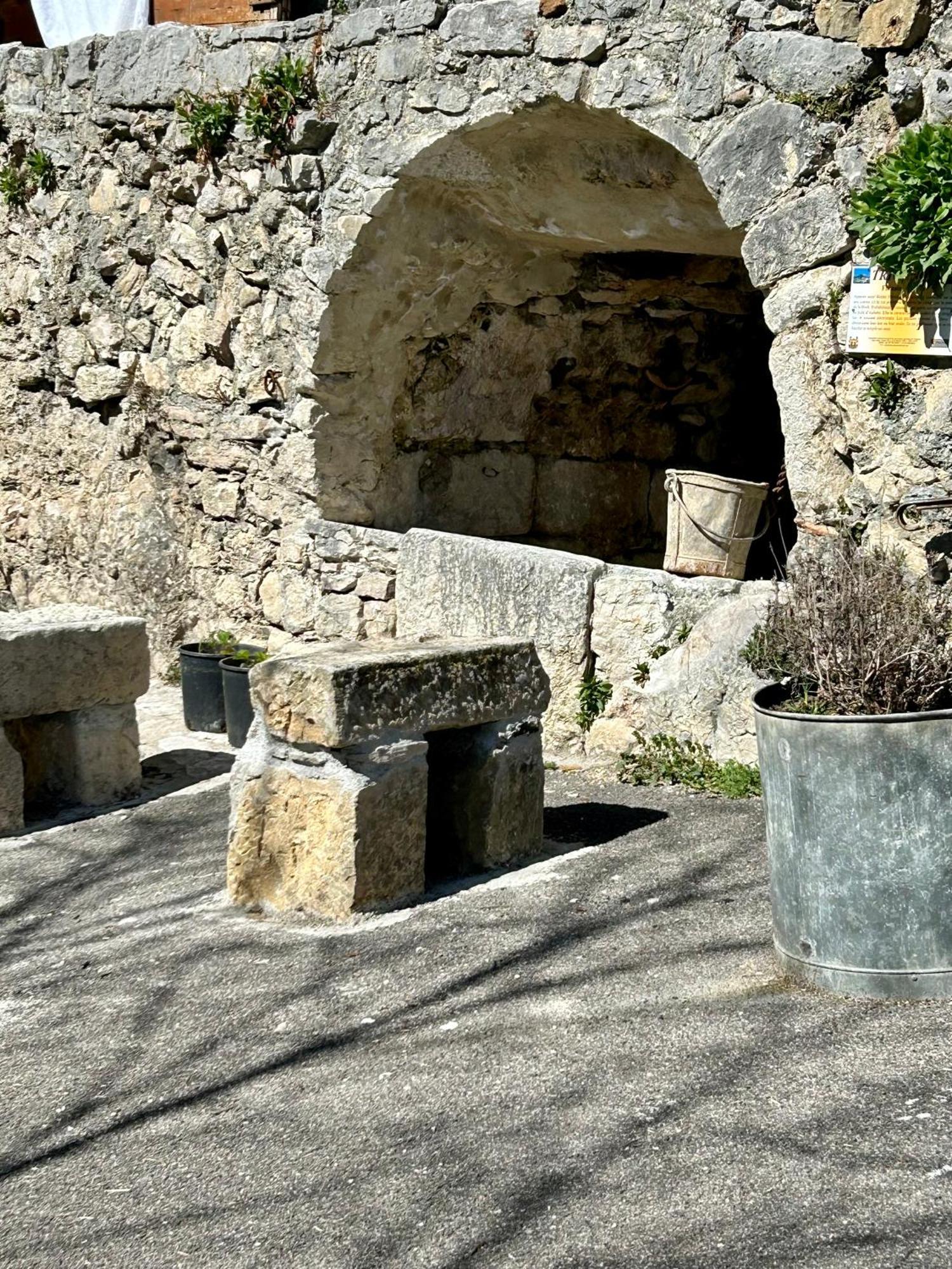 La Calade Daire Trigance Dış mekan fotoğraf